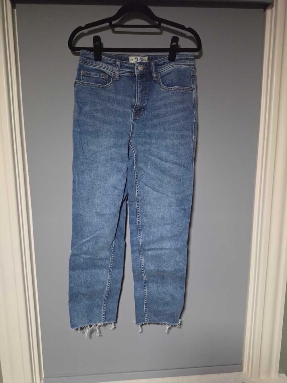 We The Free Light Blue Raw-Hem Jeans crvy